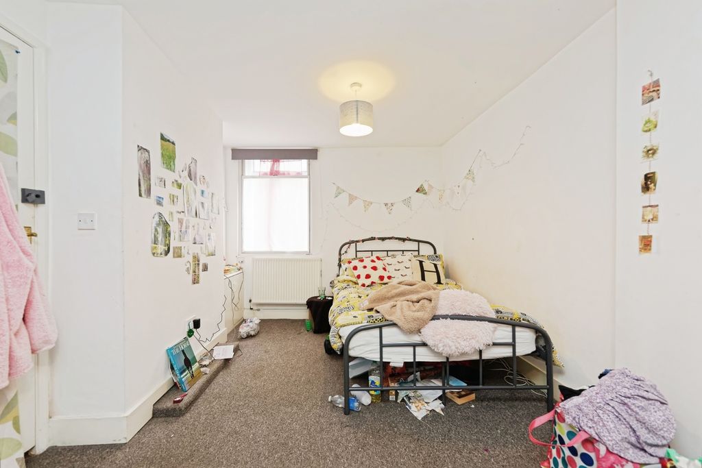 Property photo 3 of 15 Photo