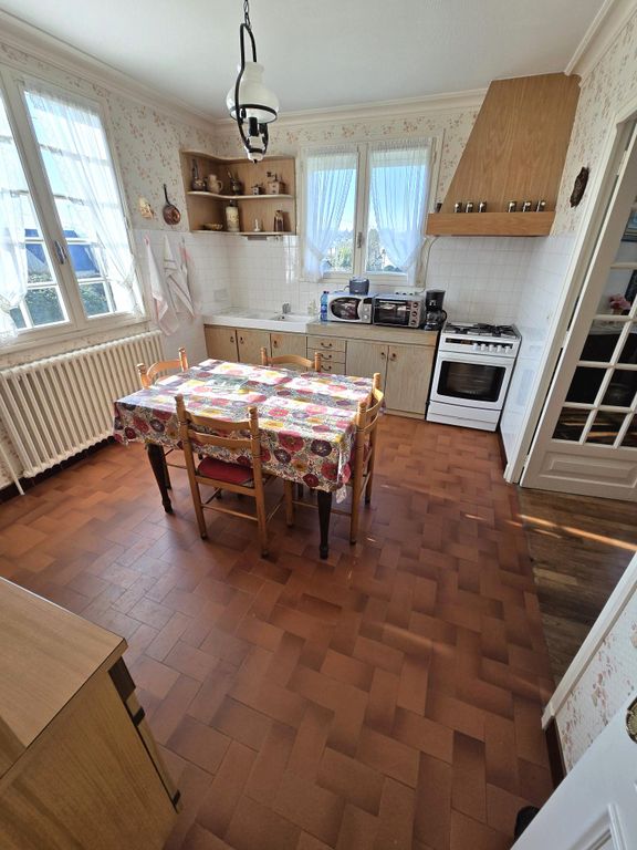 Property photo 3 of 12