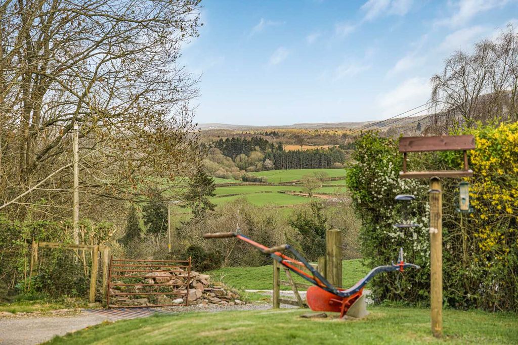 Property photo 3 of 35 22_74690.Jpg