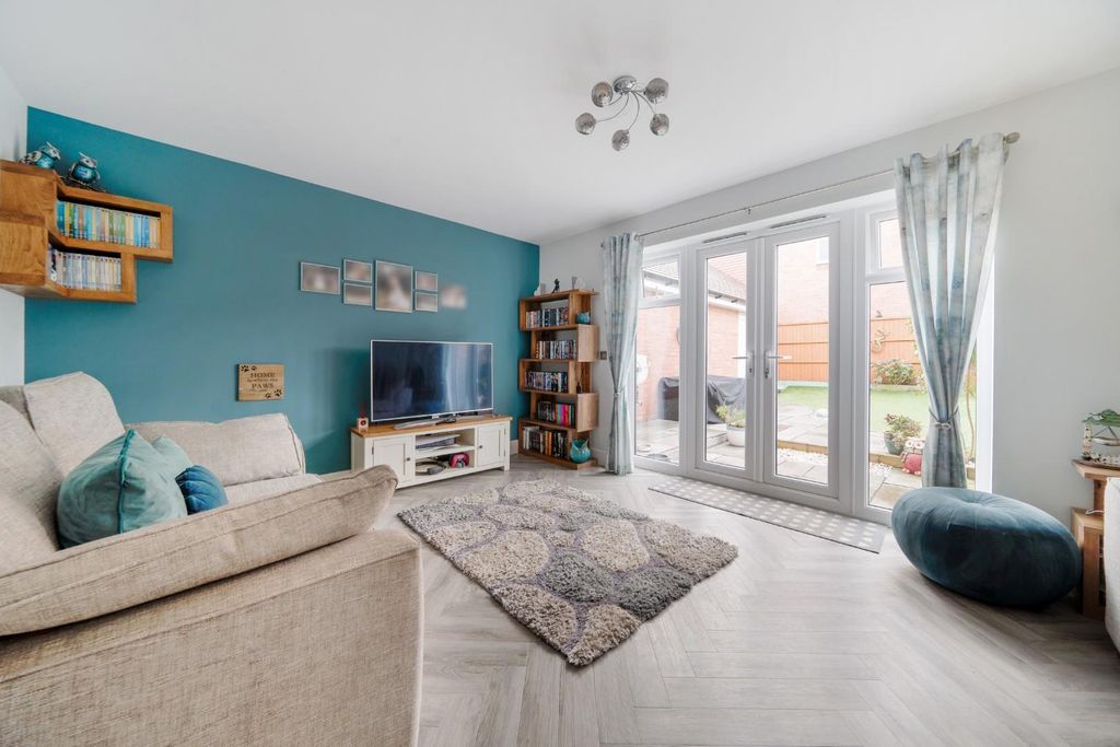 Property photo 3 of 18 1 Hudson 16.Jpg