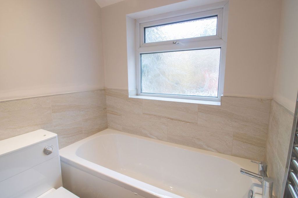 Property photo 3 of 27