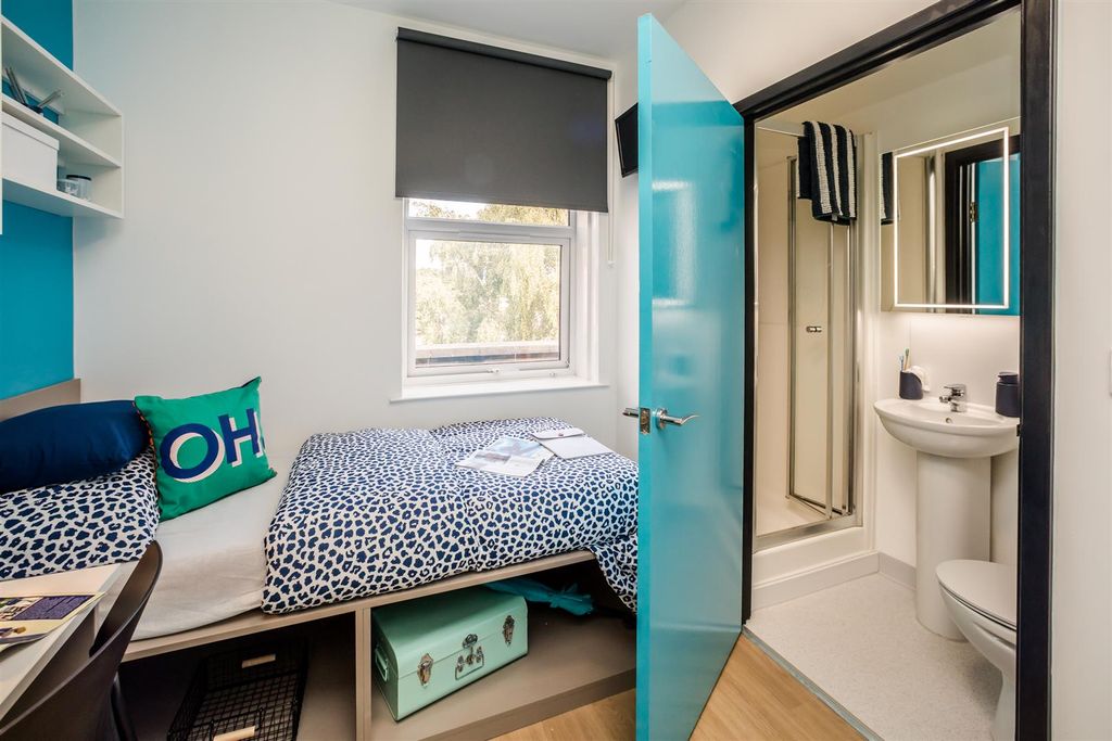 Property photo 1 of 10 Crosstrend Superior Room B.Jpg