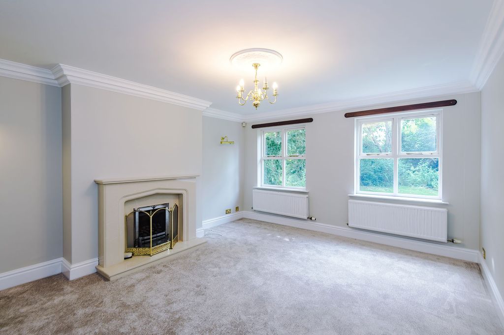 Property photo 2 of 32