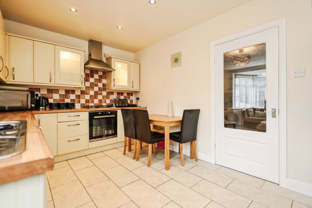 Property photo 3 of 19 Pbox-Img.Jpg