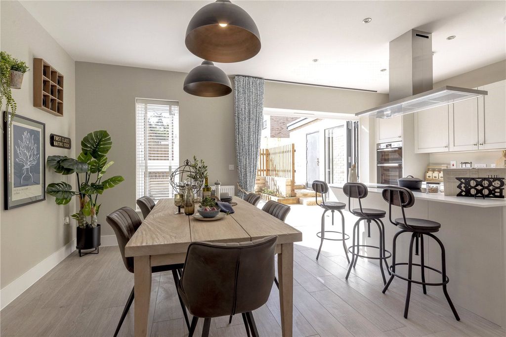 Property photo 1 of 13 Picture No. 04