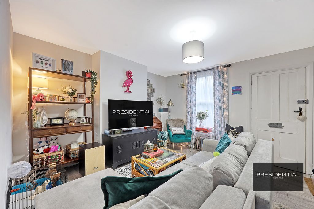 Property photo 2 of 13