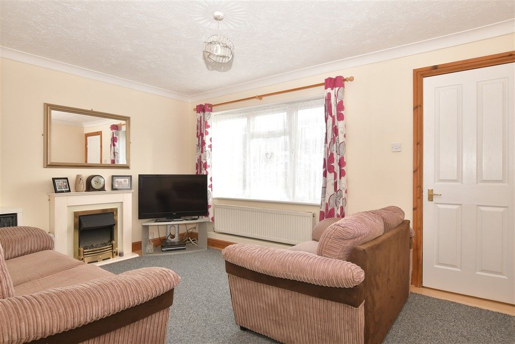 Property photo 2 of 12 Lounge