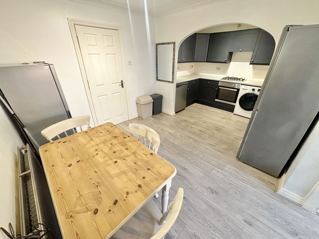 Property photo 2 of 24