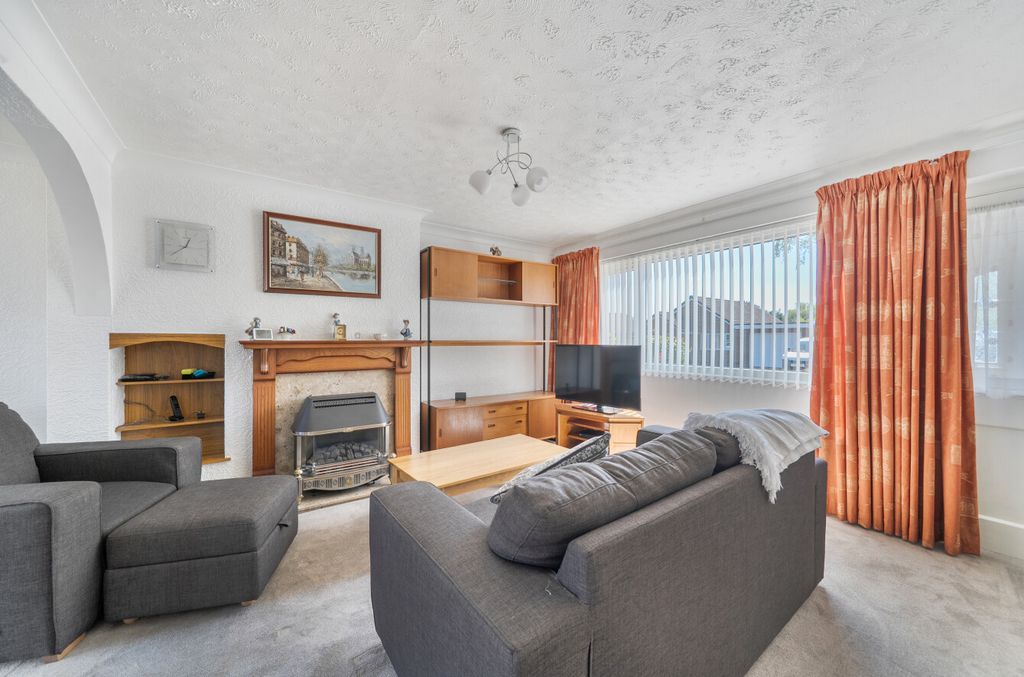 Property photo 2 of 12 14964419