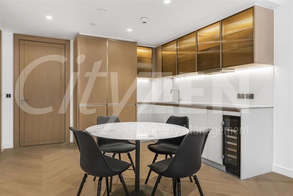 Property photo 2 of 25 Kitchen