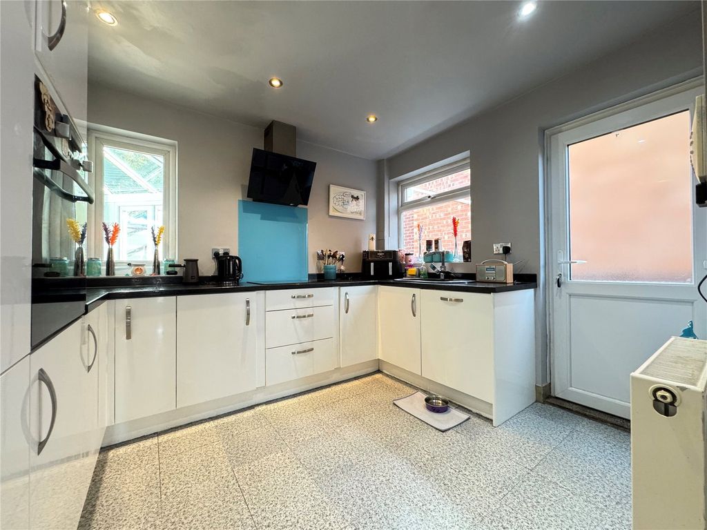 Property photo 3 of 21 Picture No. 10