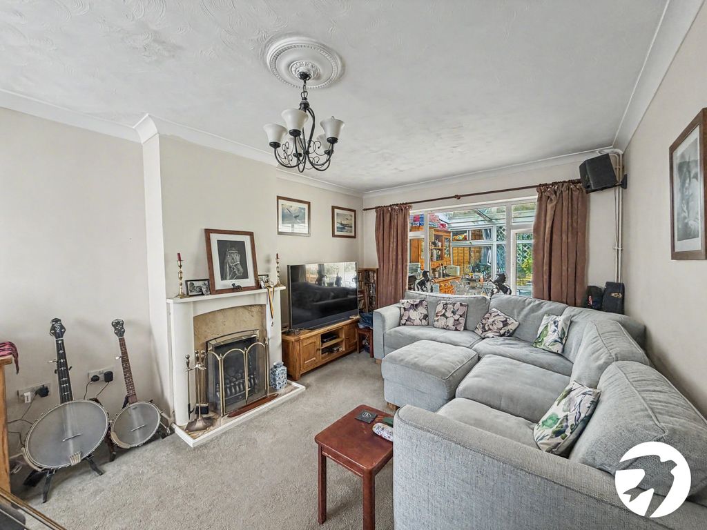 Property photo 2 of 19 Picture No. 11