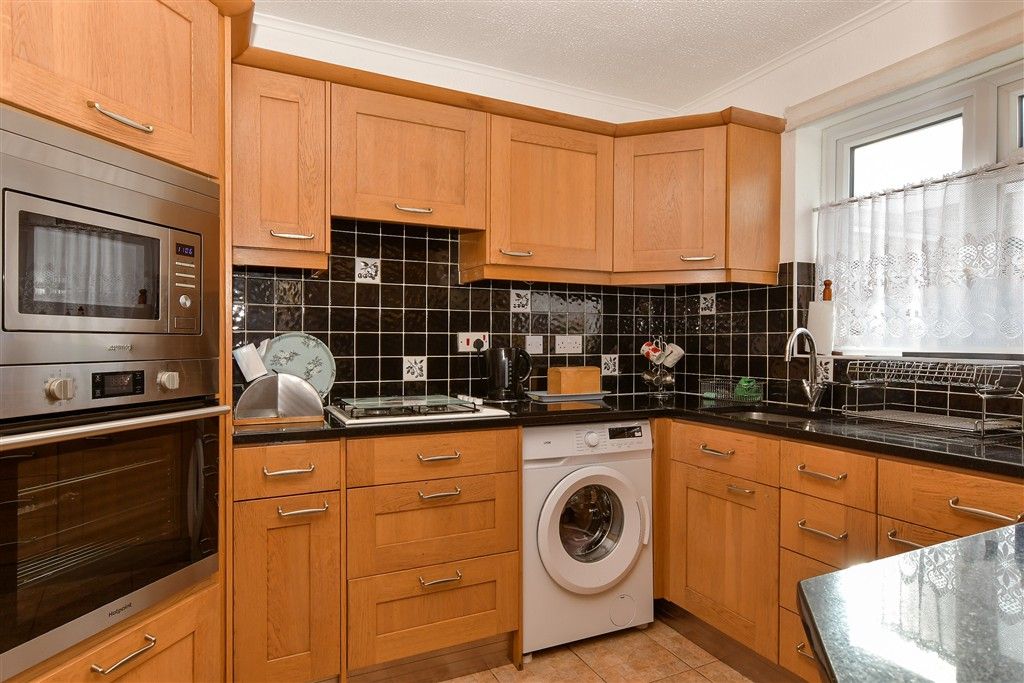 Property photo 1 of 8 Kitchen