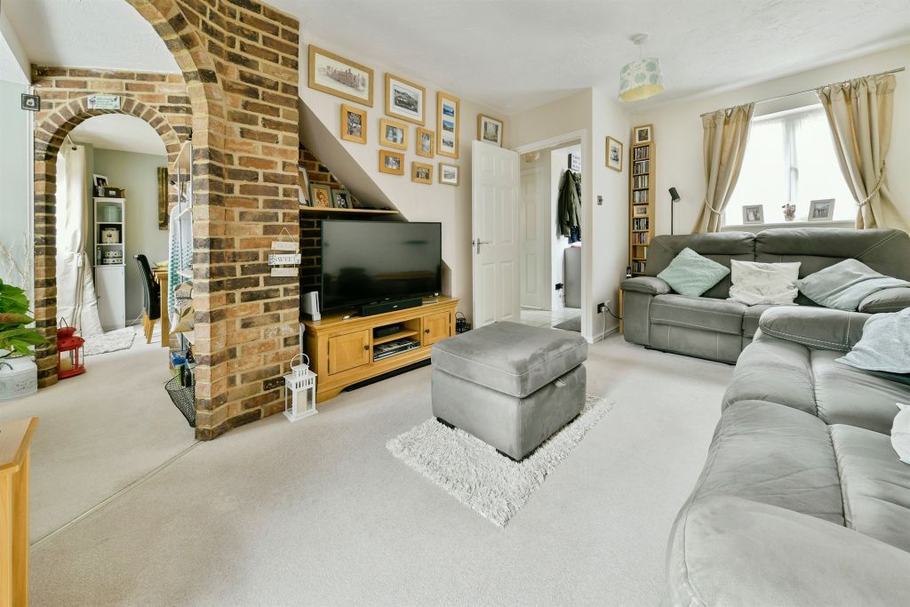 Property photo 2 of 17