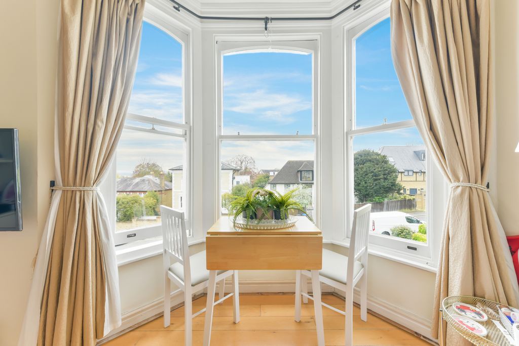 Property photo 3 of 10 Picture No. 12