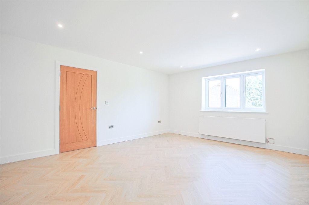 Property photo 3 of 35 Picture No. 31