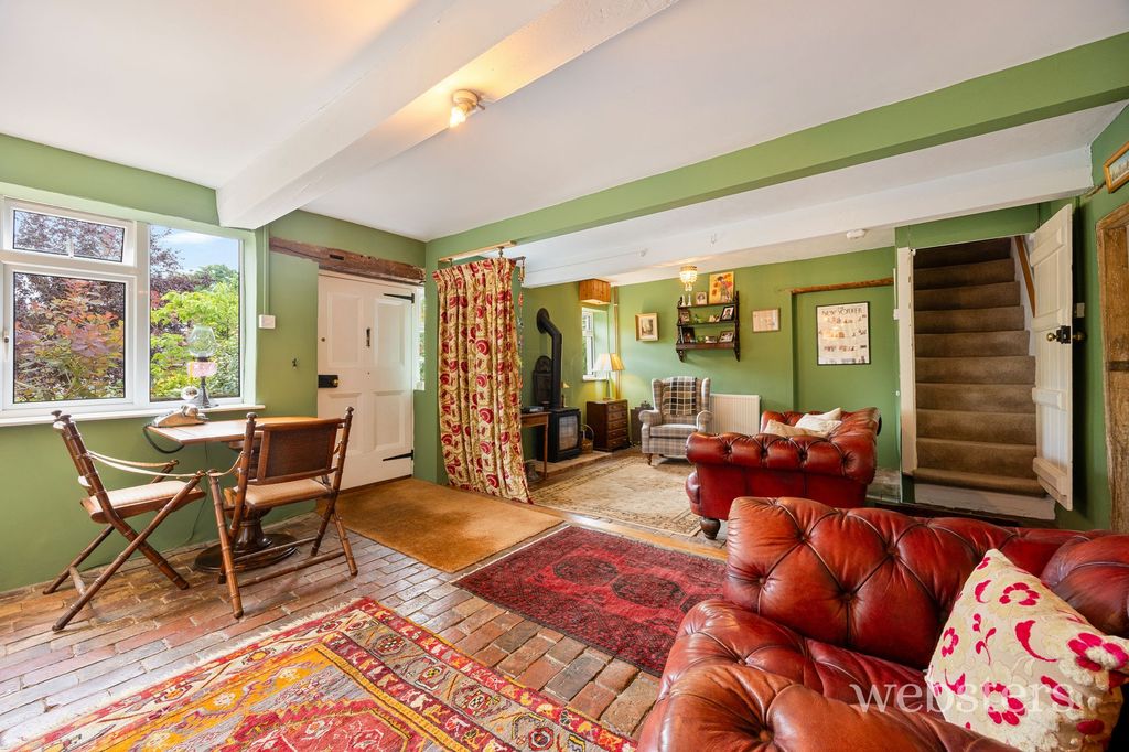 Property photo 2 of 27