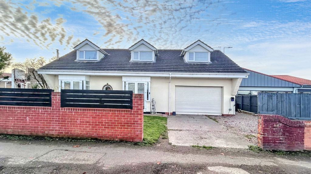 Property photo 2 of 34