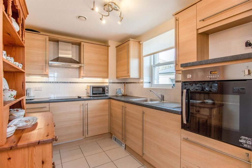 Property photo 2 of 11