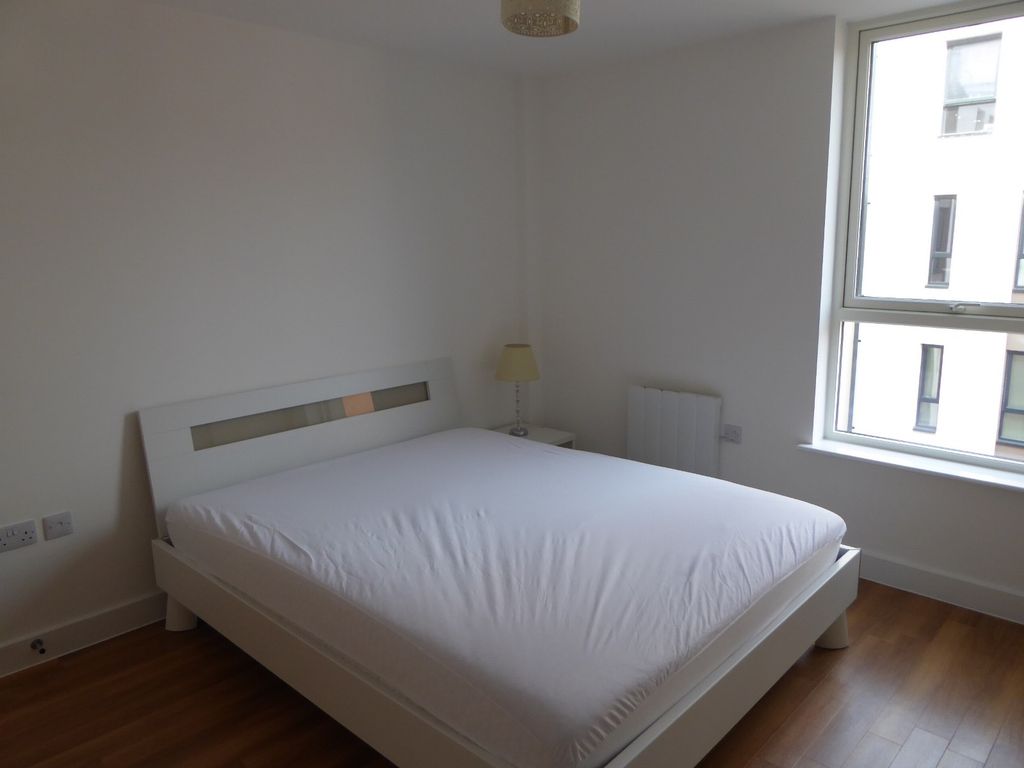 Property photo 3 of 6 Bed