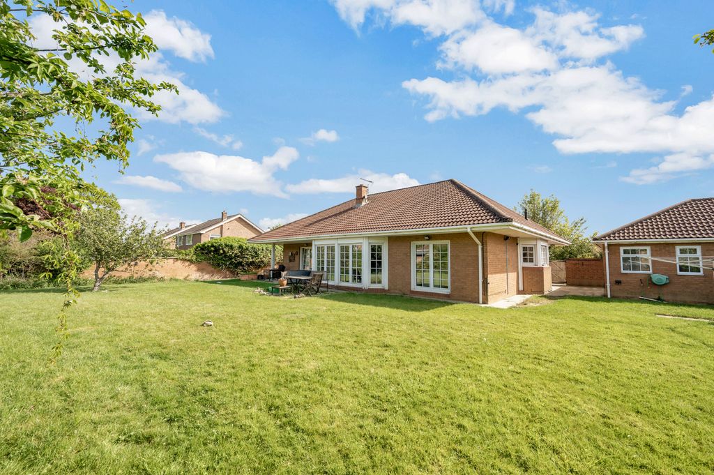 Property photo 1 of 20