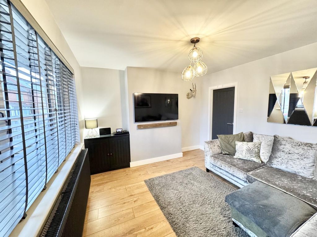 Property photo 3 of 19 Living Room