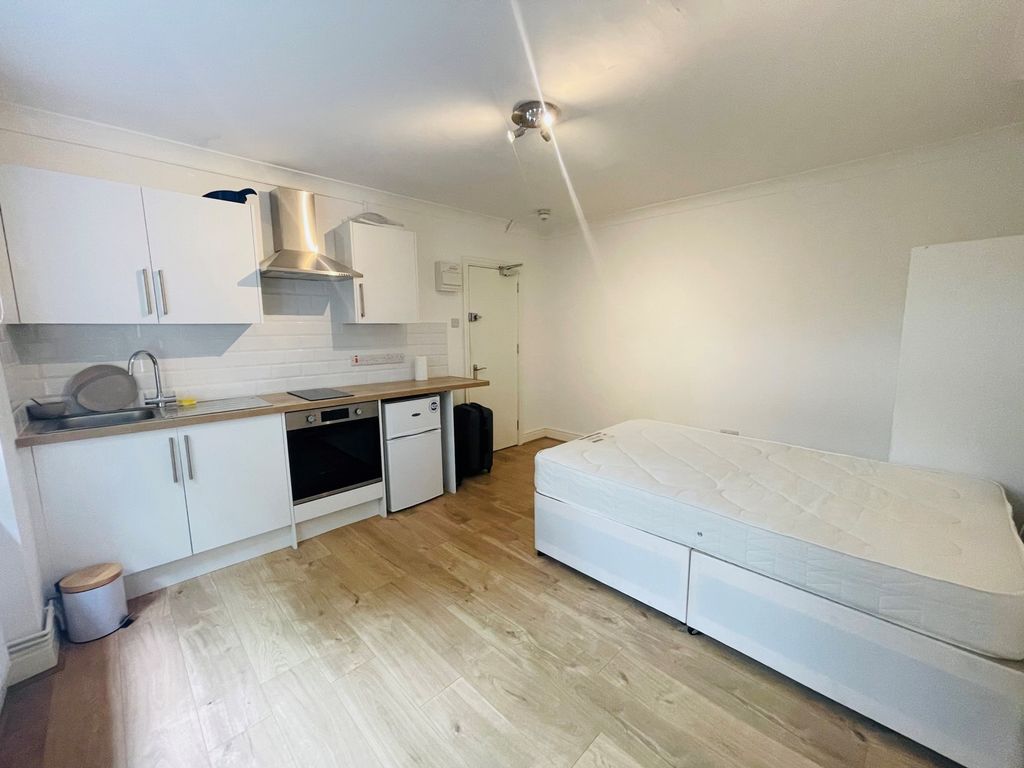 Property photo 2 of 8 Photo 2