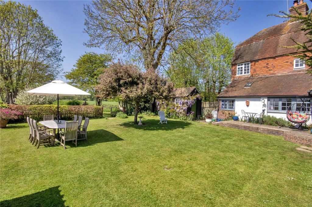 Property photo 2 of 26 Garden