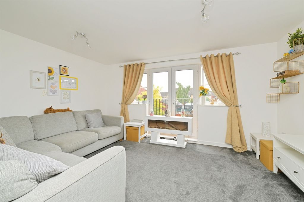 Property photo 2 of 16