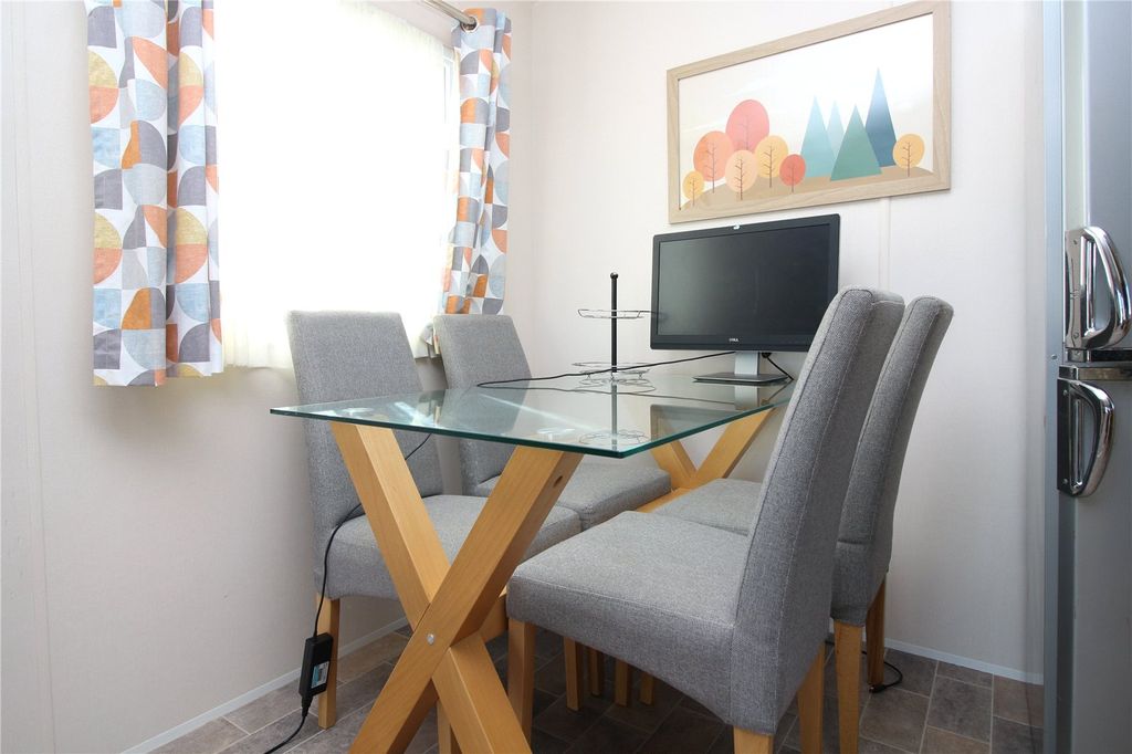 Property photo 3 of 10 Picture No. 02