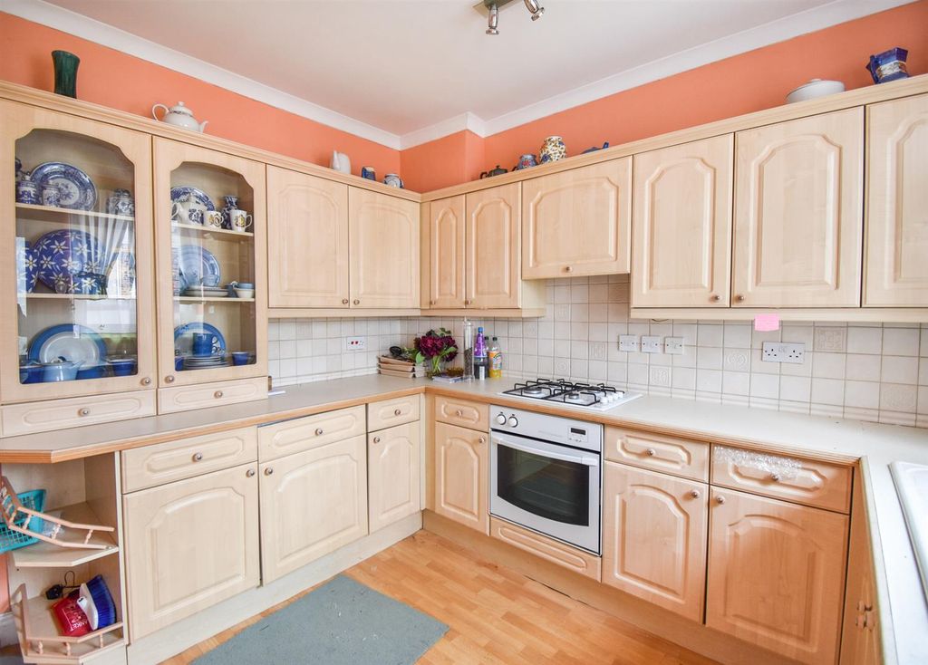 Property photo 3 of 16 Kitchen
