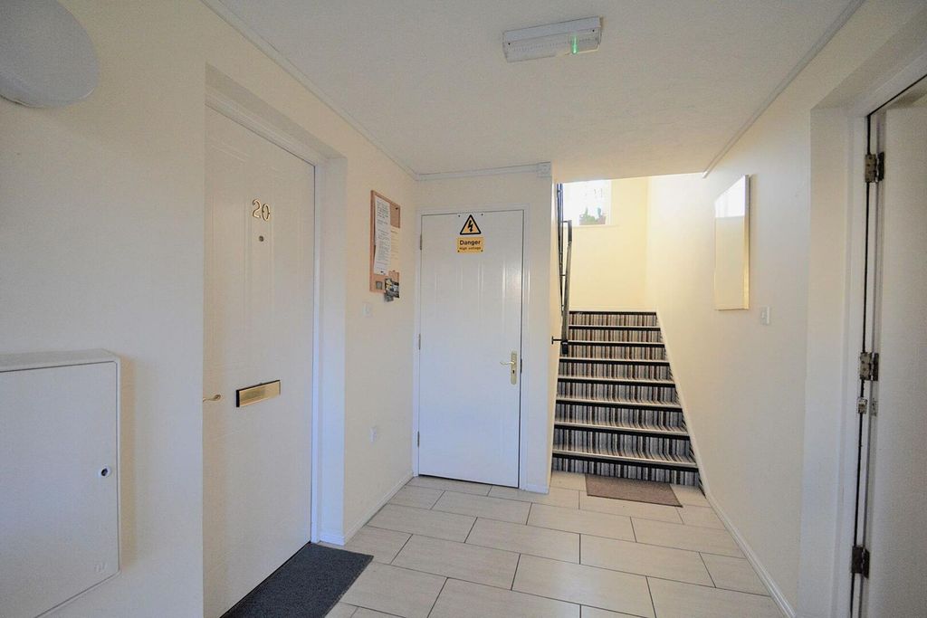 Property photo 2 of 12 Hallway