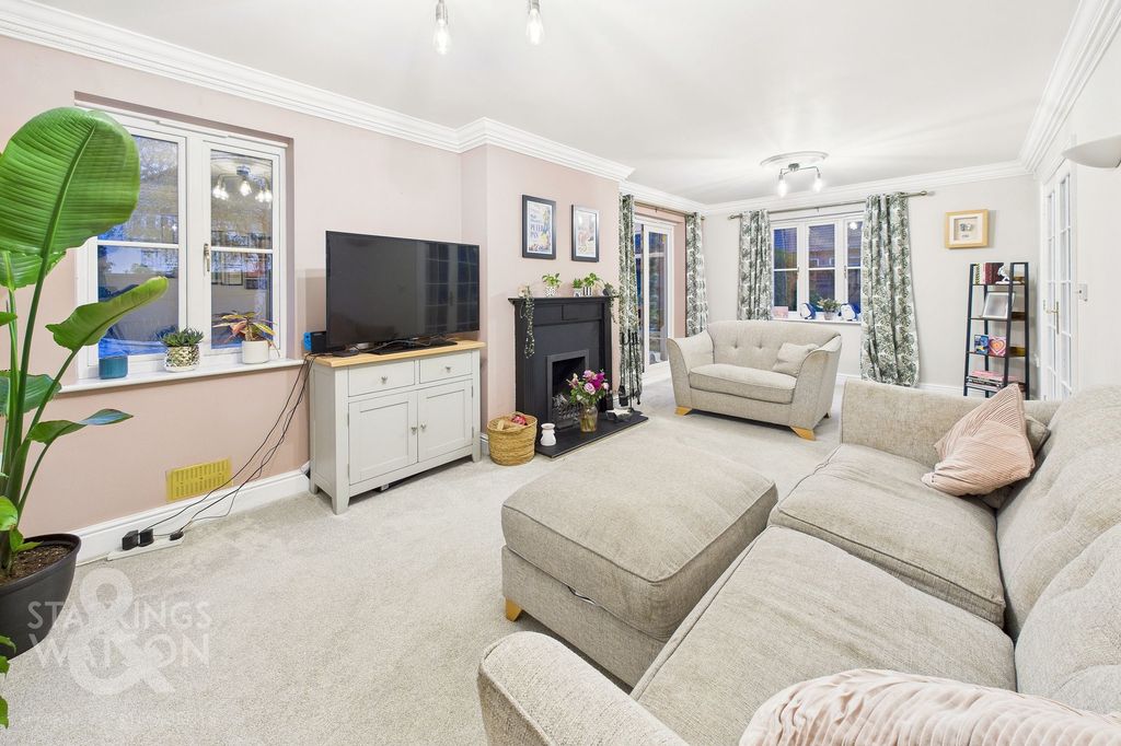 Property photo 3 of 25