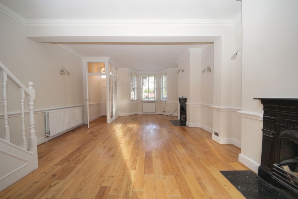 Property photo 3 of 10 Gallery