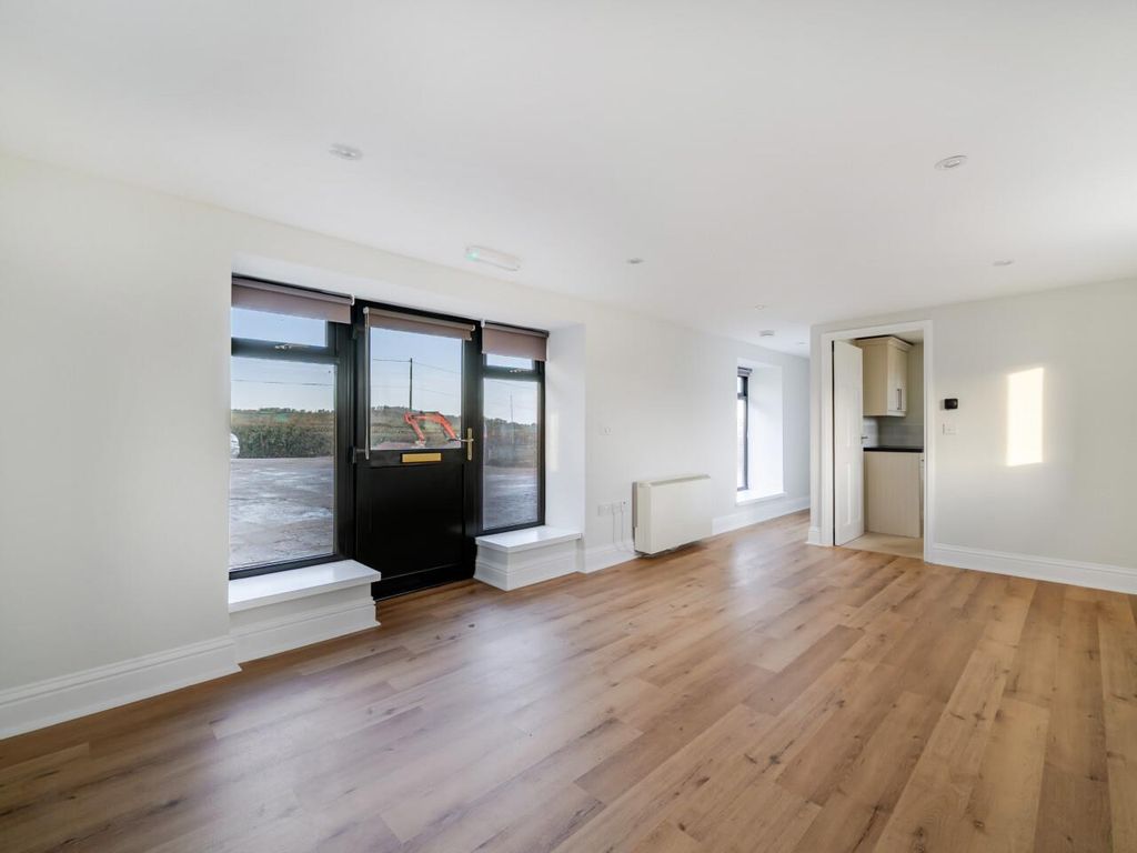 Property photo 3 of 11 1393682-8-69491B0403B45.Jpg