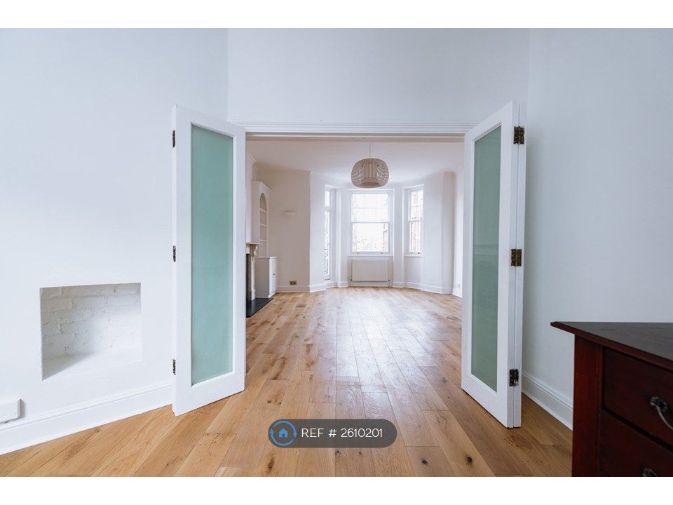 Property photo 1 of 22 Living / Dining