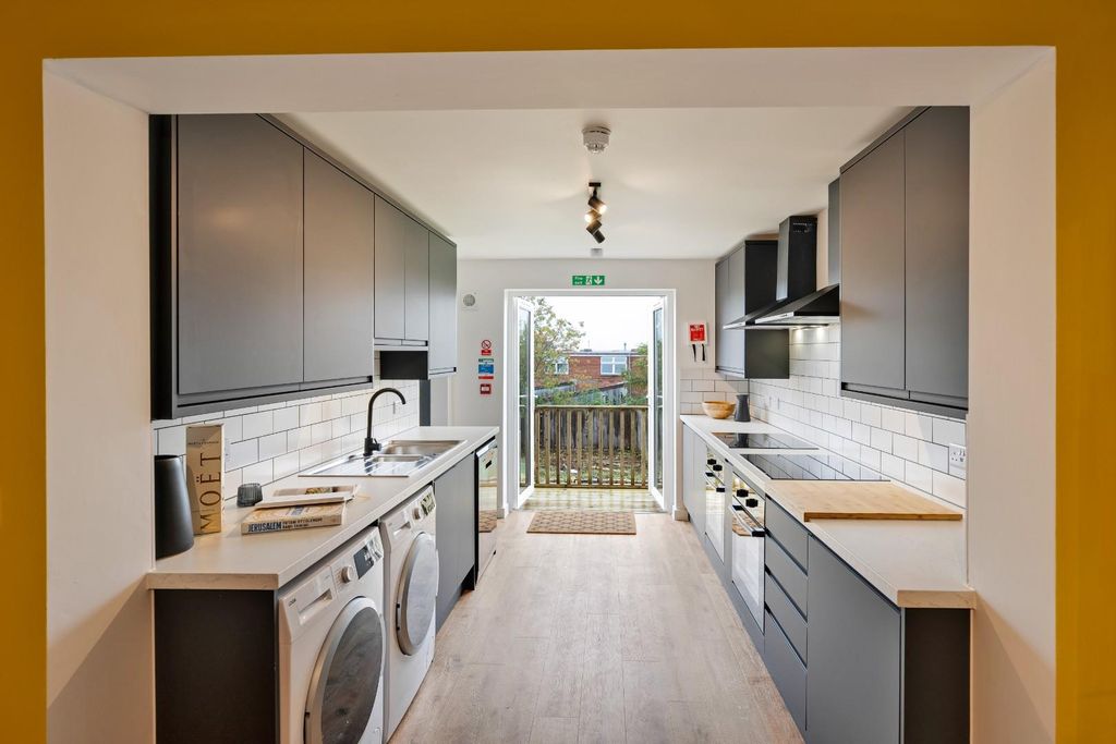 Property photo 3 of 7 5.Jpg