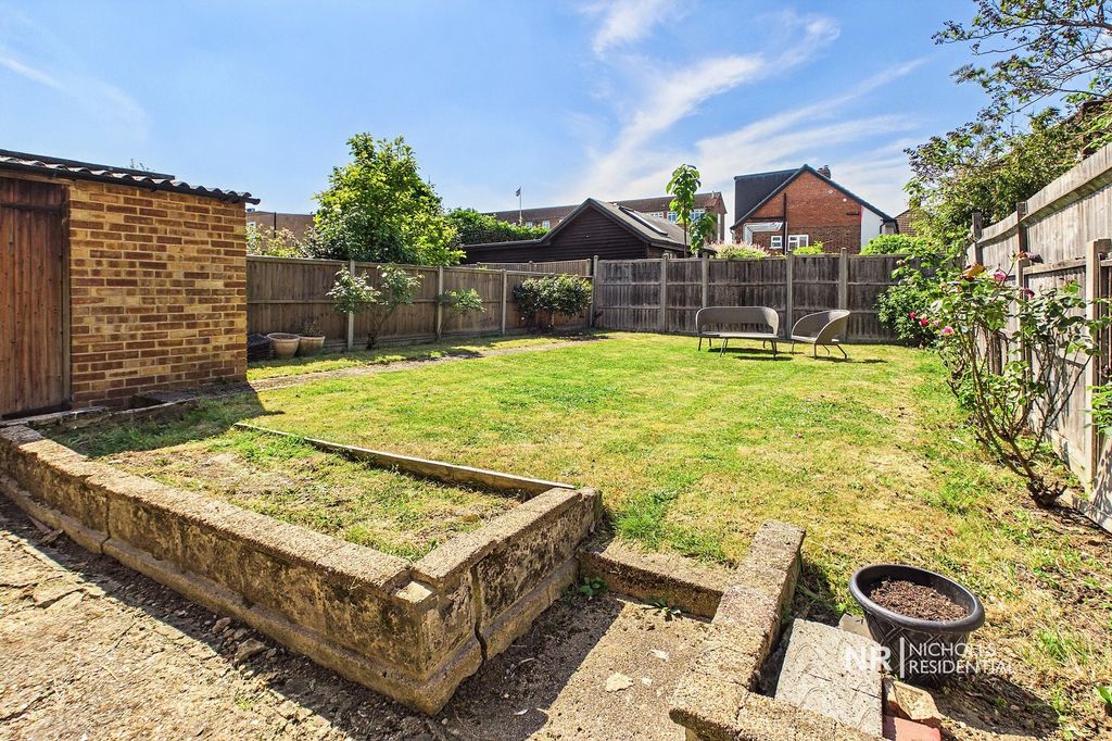 Property photo 3 of 17 Garden