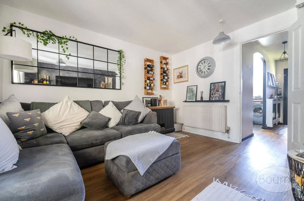 Property photo 2 of 17 Picture No. 12