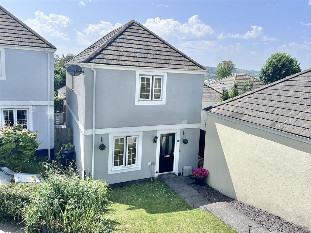 Property photo 1 of 19