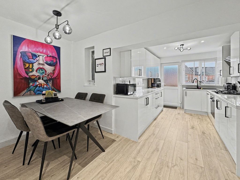 Property photo 2 of 26