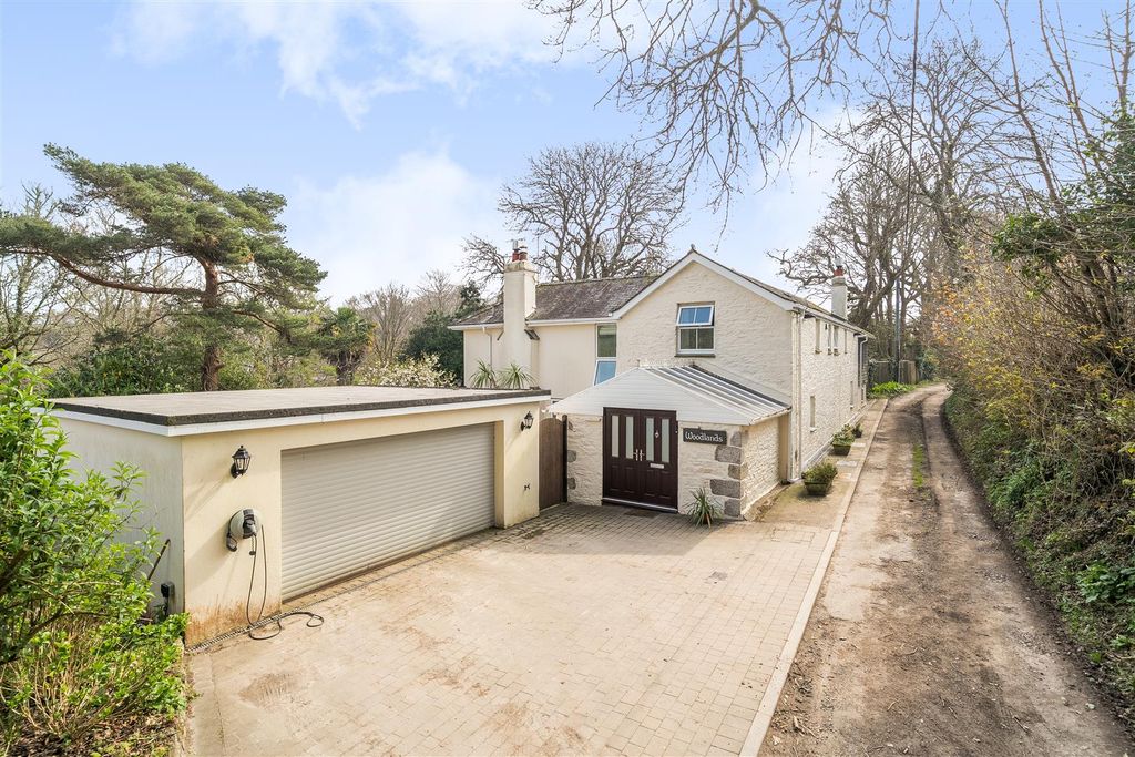 Property photo 1 of 32