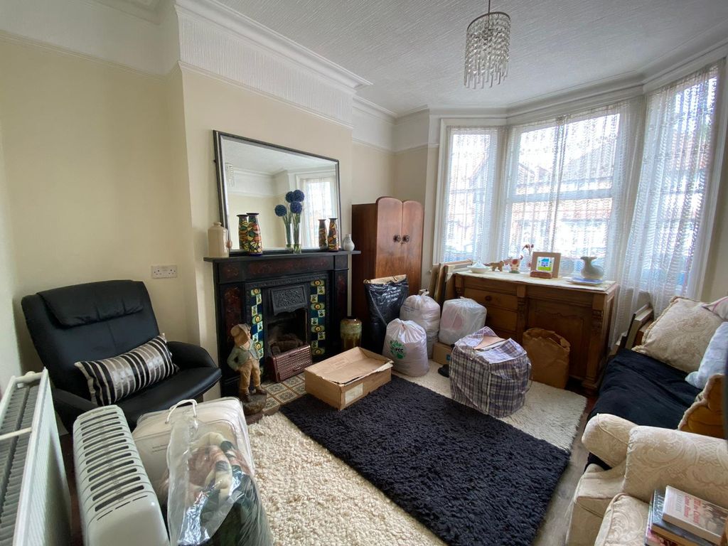 Property photo 3 of 10 Gallery