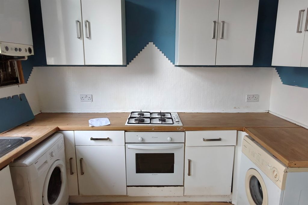 Property photo 3 of 16