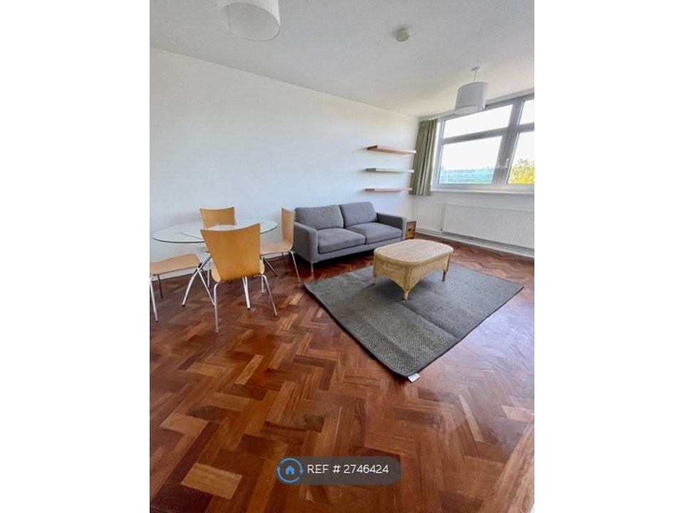 Property photo 2 of 12 Sitting Room