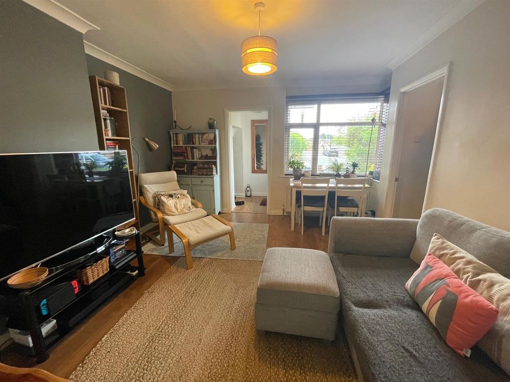 Property photo 3 of 11 77c71263-5371-4348-8257-26097F112E01.Jpg