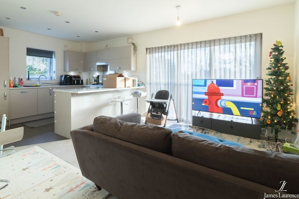 Property photo 3 of 12 8X1A3530-Hdr