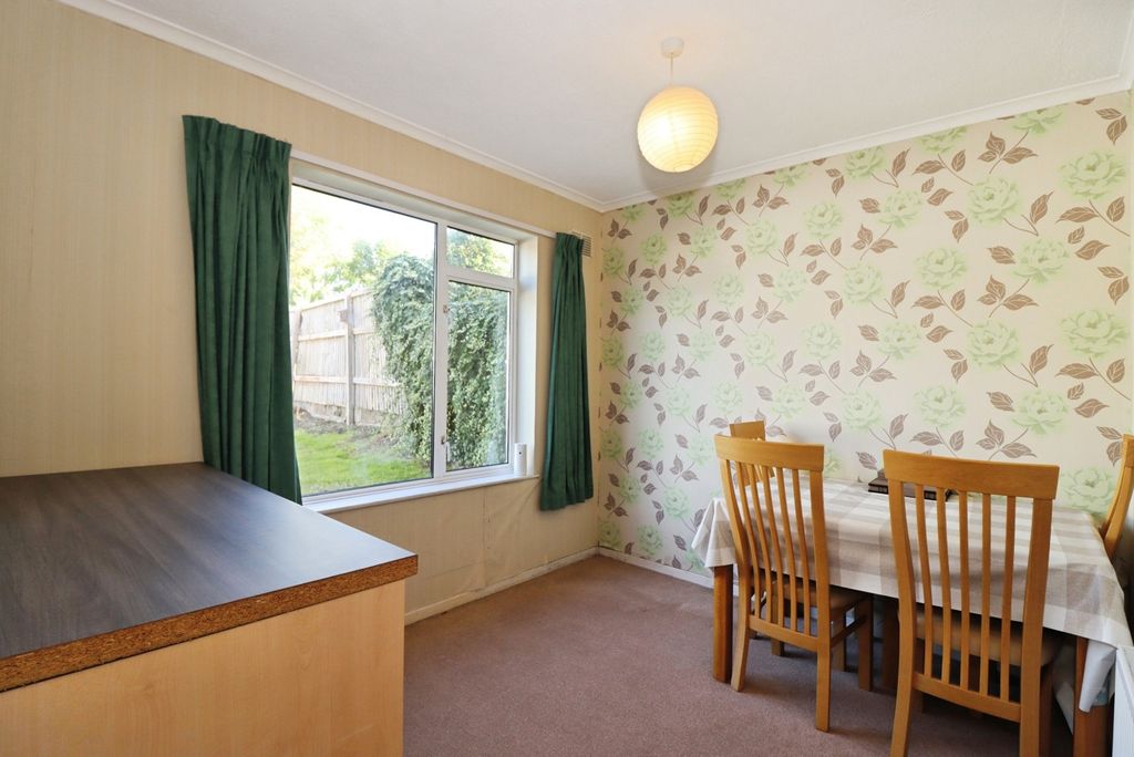 Property photo 3 of 19 Dining Room