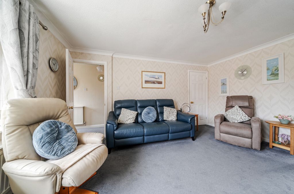 Property photo 3 of 15 1430419-19-69B7De...