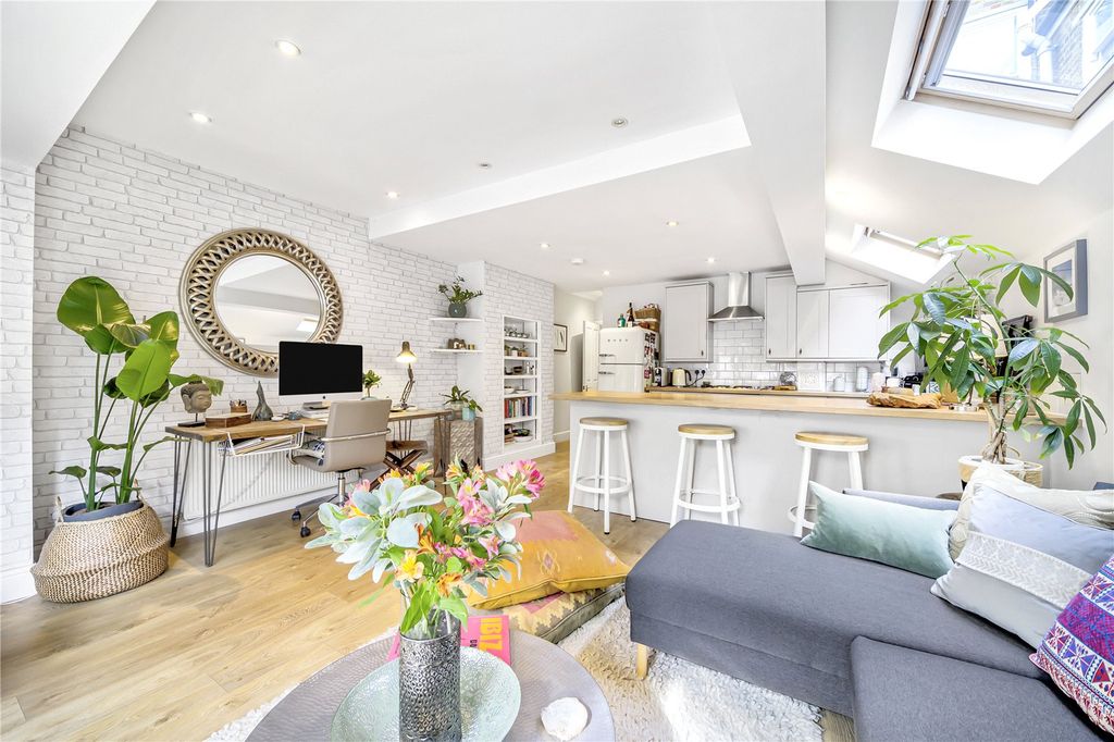 Property photo 2 of 14 Picture No. 33